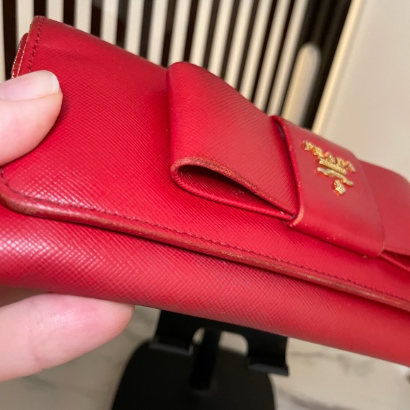 Prada Red Bow Wallet Saffiano Leather - Picture 9 of 17
